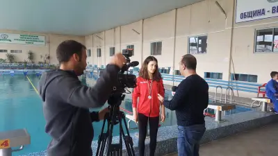 Закрит плувен басейн