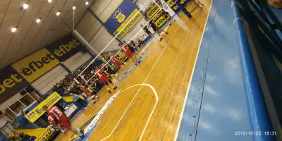 Спортна Зала "Младост"