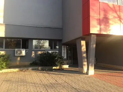 Стадион за тренировки, Етрополе