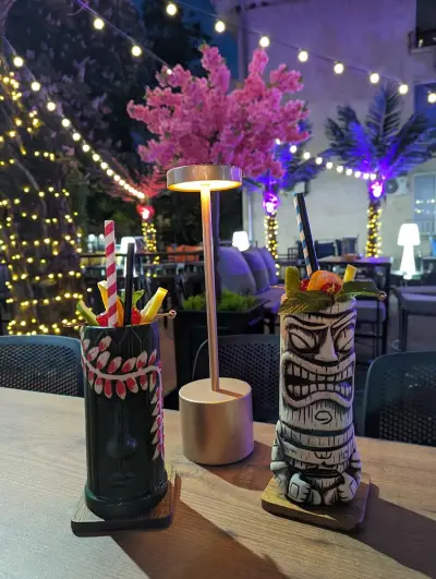 Кафе-Аперитив Етикет „Etiquette lounge and bar"