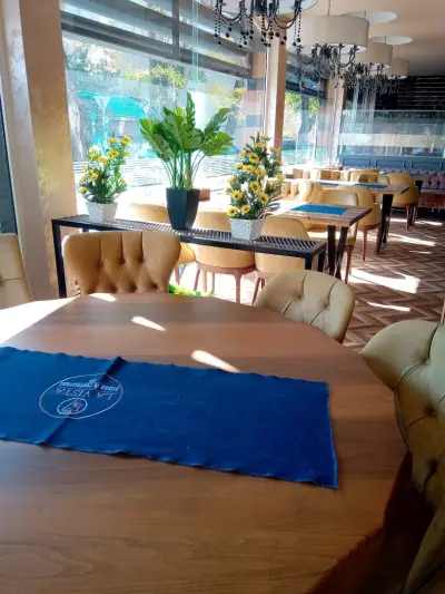 La Vista Pizza & Restaurant
