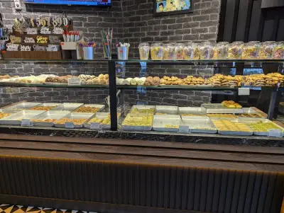 Cafe & Patisserie Fresh Bakery