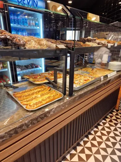 Cafe & Patisserie Fresh Bakery