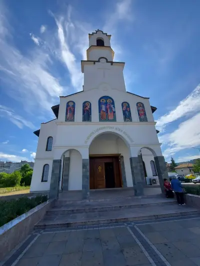 Храм „Св.Св. Онуфрий, Дамаскин и всех мучеников Габровских“