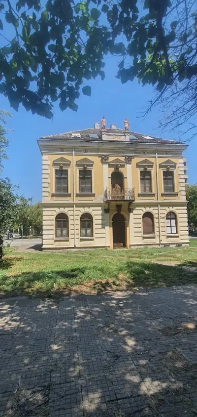 Къщата с куклите