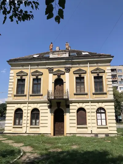 Къщата с куклите