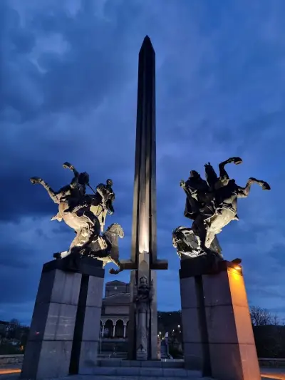 Паметник на Асеневци
