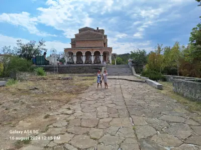 Паметник на Асеневци