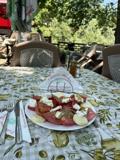 Фирмен Ресторант Рибарник Тунела | Прясна риба и Обедно меню Бачково