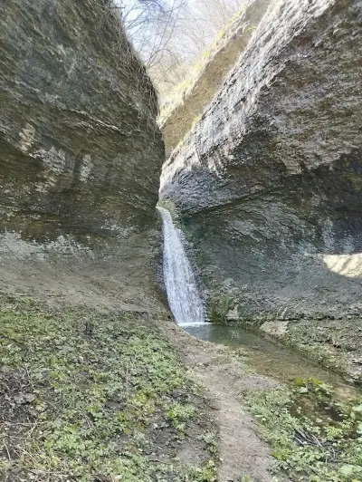 Водопад Шарлъка