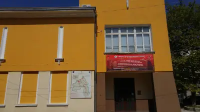 Кафене "Литъл Лора"