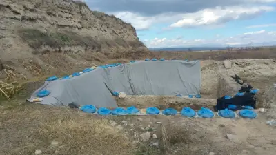 Археологическа база Селищна могила Юнаците