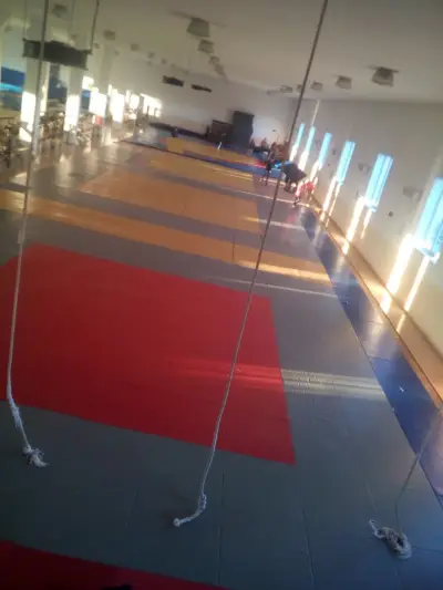 Спортна зала „Дружба“
