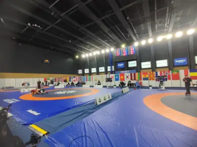 Спортна зала „В. Левски“