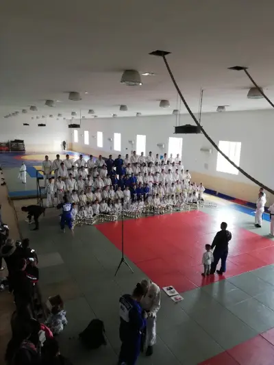 Спортна зала „В. Левски“