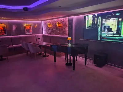 Bar Seven