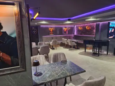 Bar Seven