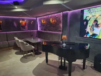 Bar Seven