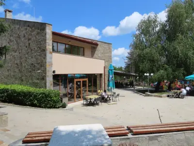 Снекбар "Езерото"