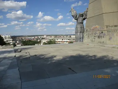 Паметник "Майка България"