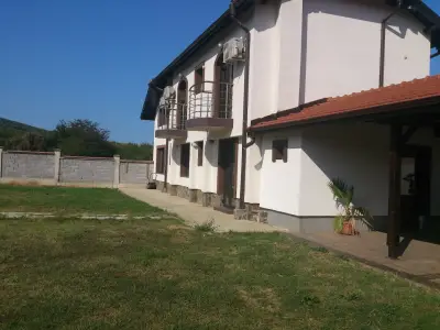 Къща за гости Луксия