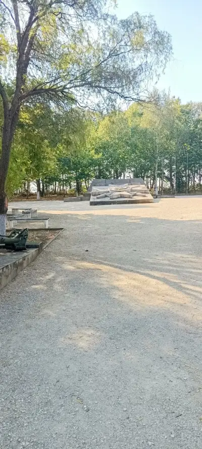 Мемориален комплекс „Военно гробище“