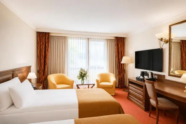 Executive Twin Room with Free Access to Relax Room