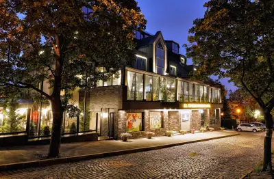 All Seasons Residence Hotel