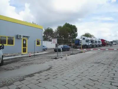 Паркинг „ПИМК” и ресторант „Дунав мост”