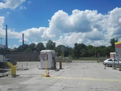 Паркинг „ПИМК” и ресторант „Дунав мост”