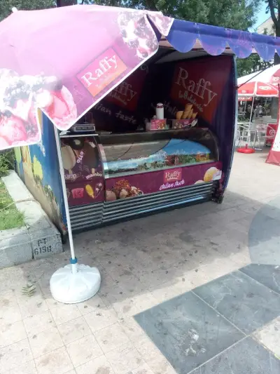 Raffy ice