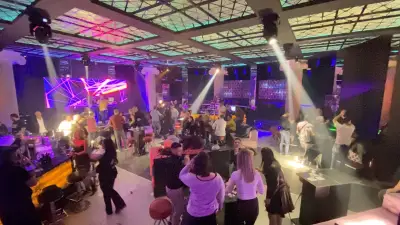 Play Club & disco