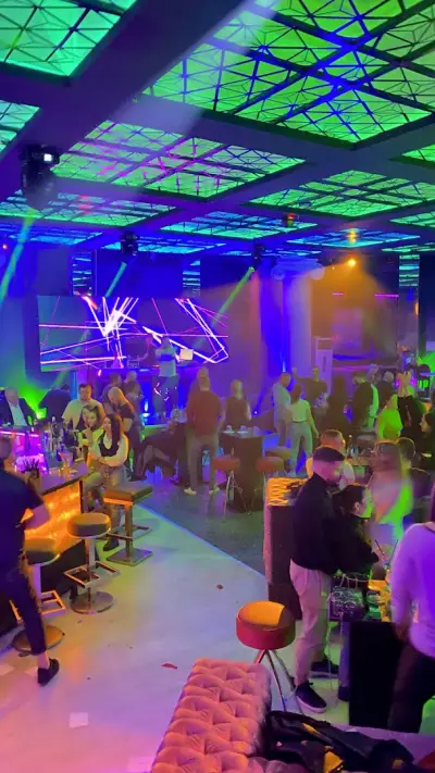 Play Club & disco