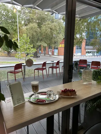 The Black Café/Черното кафене