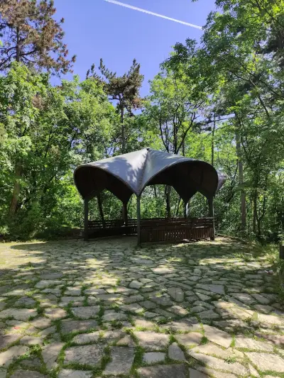 Парк "Аязмо" (Парк „Митрополит Методий Кусев“)