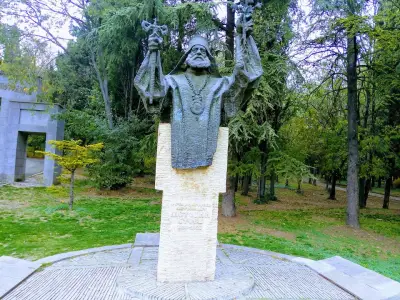 Парк "Аязмо" (Парк „Митрополит Методий Кусев“)