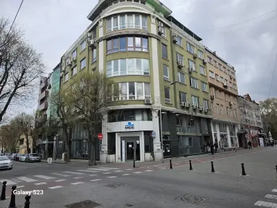 ОББ клон Варна/Колони - частно банкиране, бизнес център за клиенти с год. оборот до и над €1 млн.