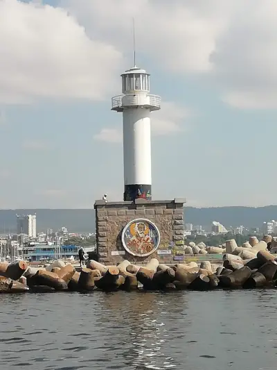 Морски фар Варна