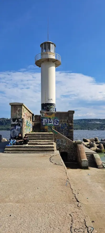 Морски фар Варна