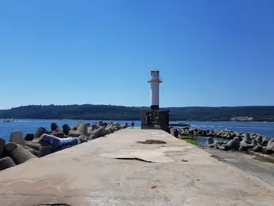 Морски фар Варна