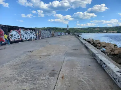 Морски фар Варна