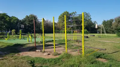 Уличен фитнес