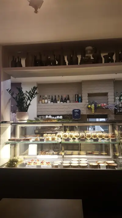Shefka - Cafe & Bar