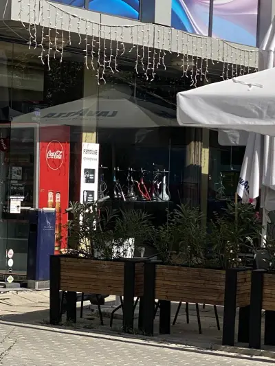 Famouse Coffee & Bar