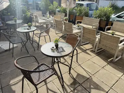 Famouse Coffee & Bar