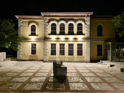 Художествена галерия (Старото училище)