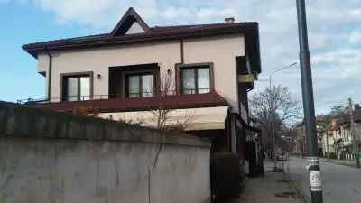Къща за гости и Ресторант "Акациите"