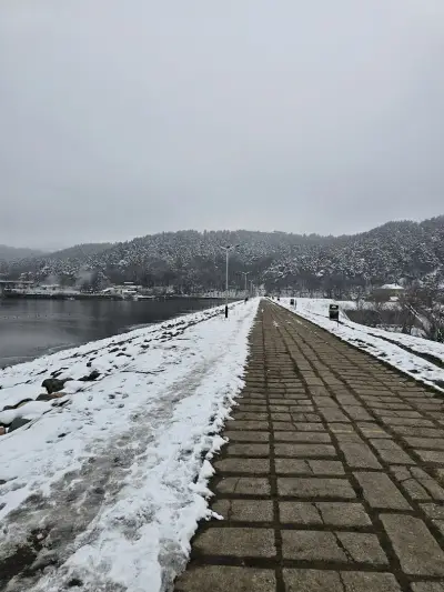 Панчаревско езеро - язовирна стена