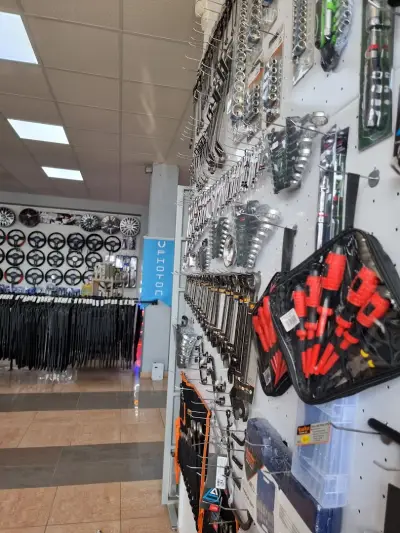 BESTAUTO - София: Тунинг Магазин за Автоаксесоари, Стелки за кола, Ветробрани, Брони, Фарове, Покривало за Джип, Крушки