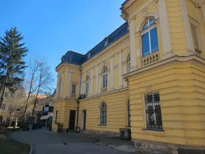 Царски дворец